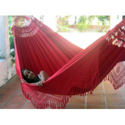 Rd hngekje med borter