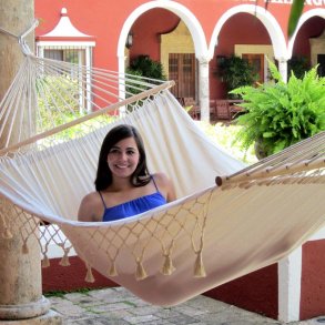 Stof hngekje der er naturhvid med casual borter