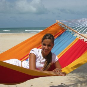 Sommerfrisk hngekje med 118 cm brede rundstokke