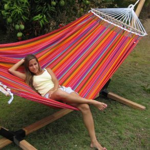 Hngekje i stof med 120 cm brede tvrstokke