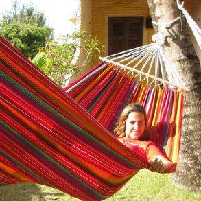 Hngekje med 118 cm brede rundstokke