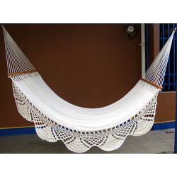 Naturhvid GRINGA hngekje med romantiske border