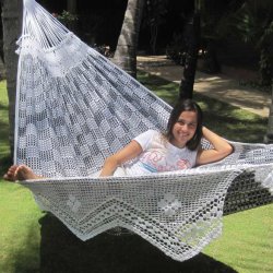 SORT HVID DECO hngekje med border og pynt