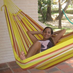 Lyse farver i Hngekje med forrsfriske striber 