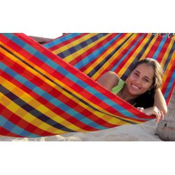 Ternet hngekje i strke farver til brn