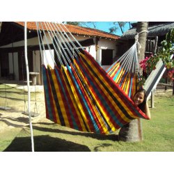 Ternet hngekje i strke farver til brn