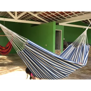 Formosa Hngekje med striber i royalbl og naturhvid