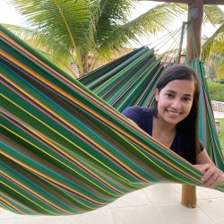 Lille wild play hngekje i farverigt stof 