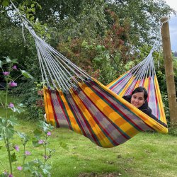 Stofhngekje i farvestrlende brasilianske farver