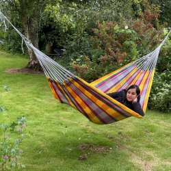 Stofhngekje i farvestrlende brasilianske farver