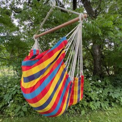 Farverig ternet hngekjestol