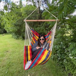 Farverig ternet hngekjestol