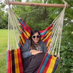 Farverig ternet hngekjestol