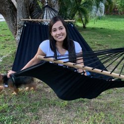 Sort hngekje med 80 cm brede tvrpinde