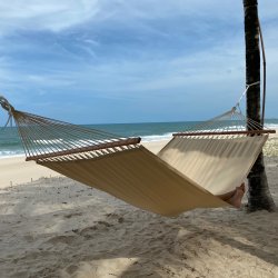 Merida blanca Hngekje. Naturhvid i 100% bomuld med 140 cm tvrstok af calypsos tr